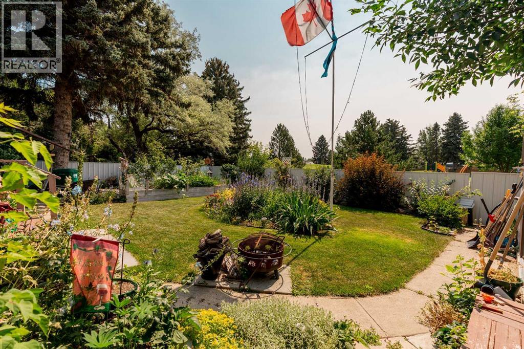 42 Honeysuckle Road N - 42