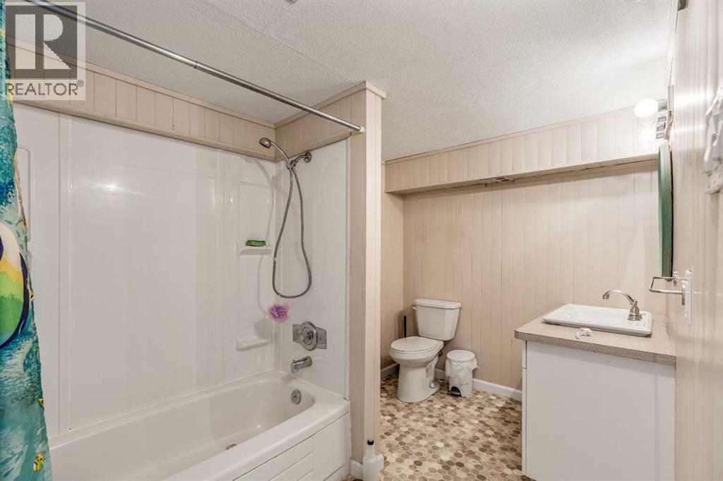 42 Honeysuckle Road N - 35