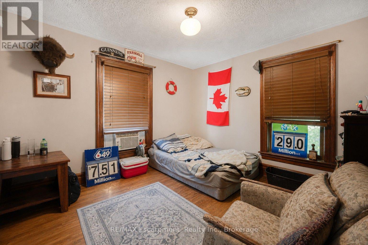 458 WOOLWICH STREET - Image 22