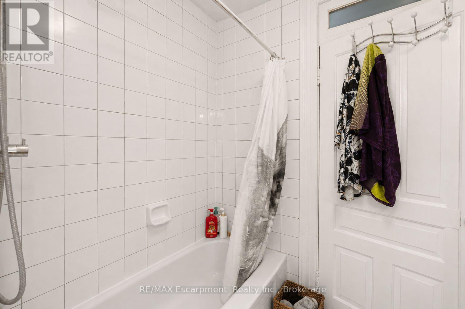 458 WOOLWICH STREET - Image 28