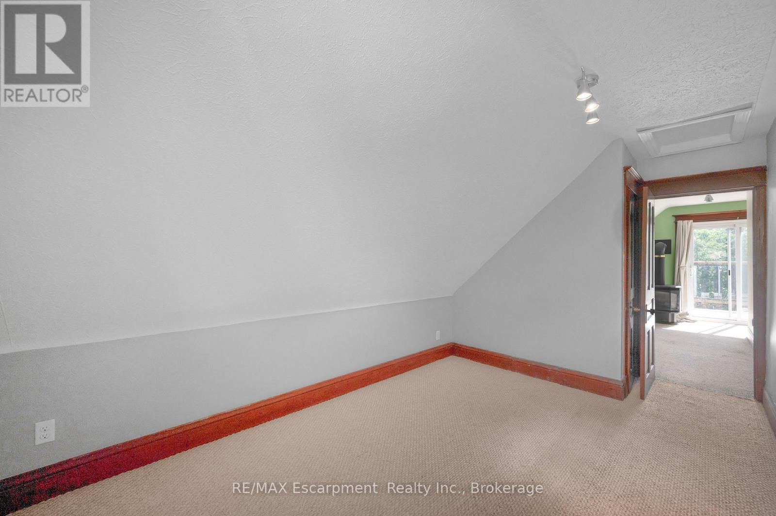 458 WOOLWICH STREET - Image 36