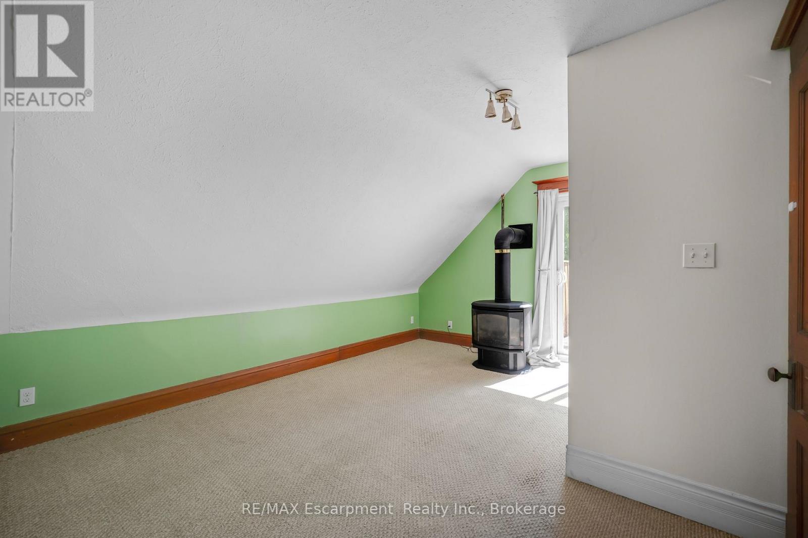 458 WOOLWICH STREET - Image 32