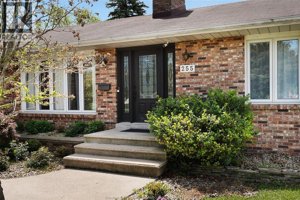 255 FORT STREET - 2