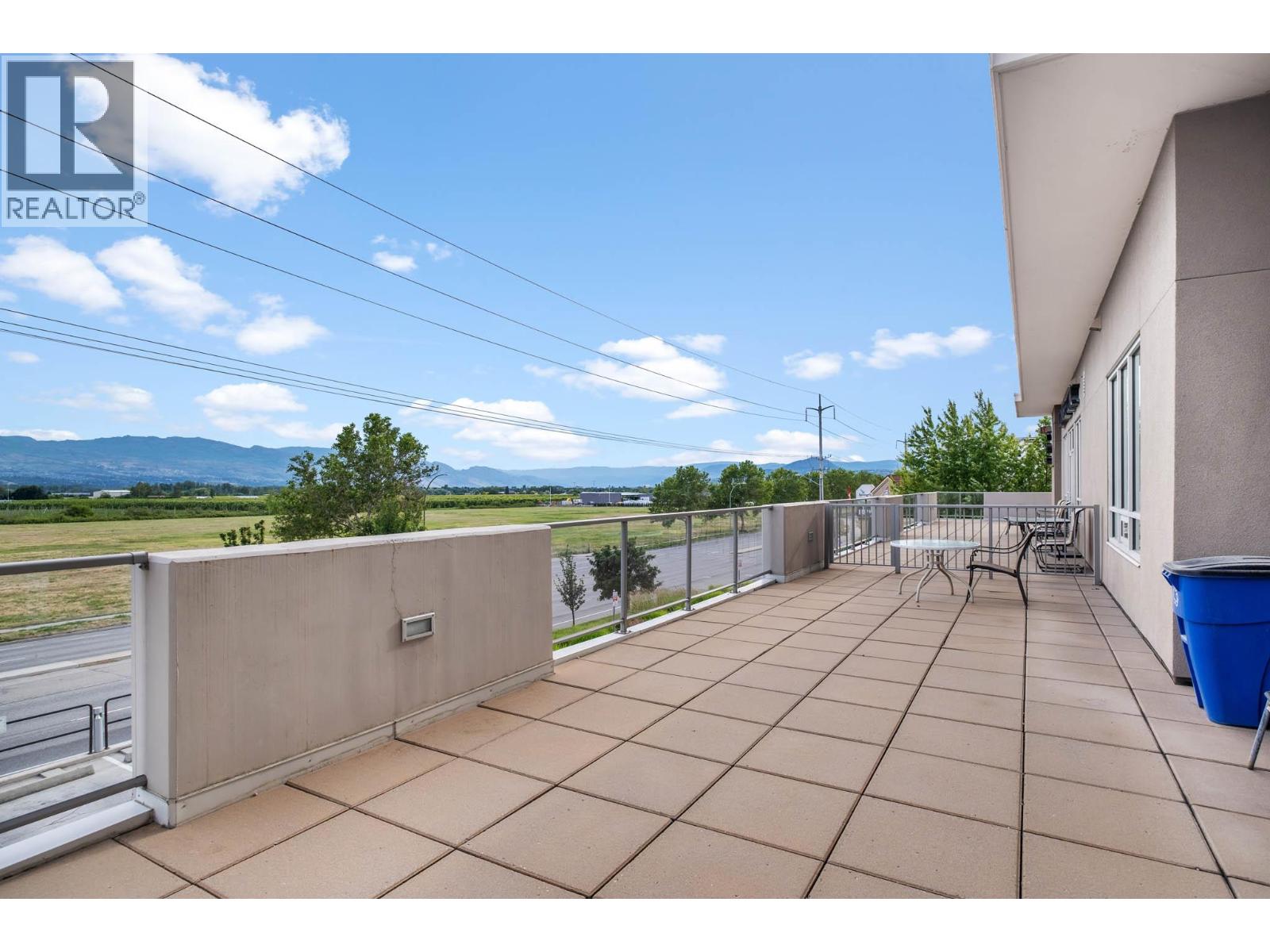 201 2040 Springfield Road, Kelowna