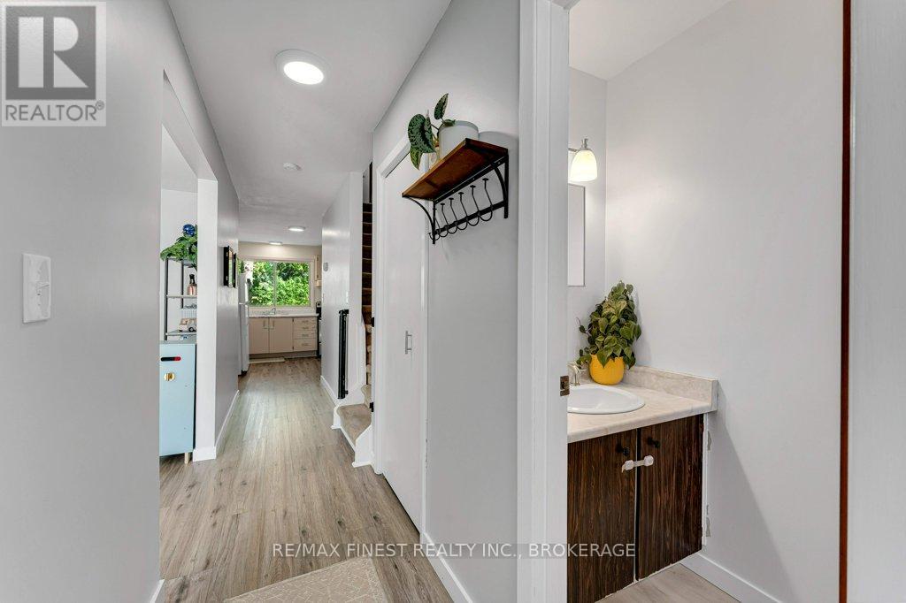 #14 30 ADDINGTON STREET - 6