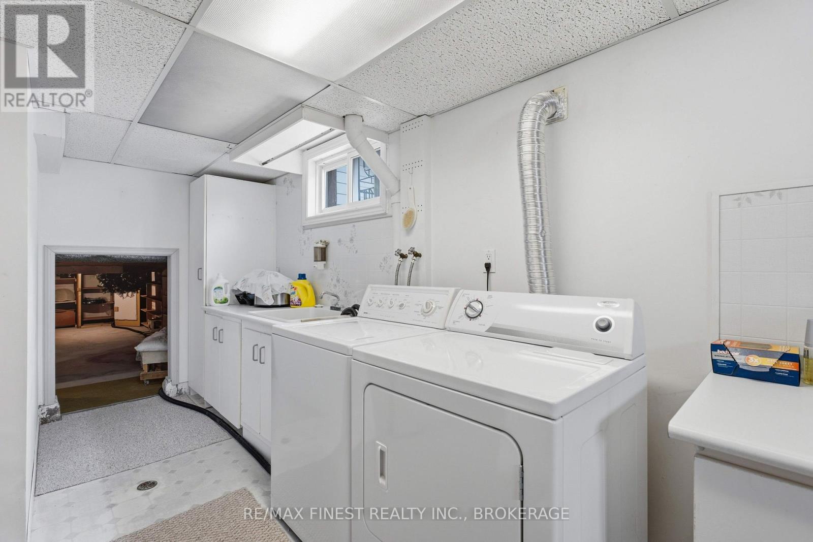 746 LAIDLAW CRESCENT - 33
