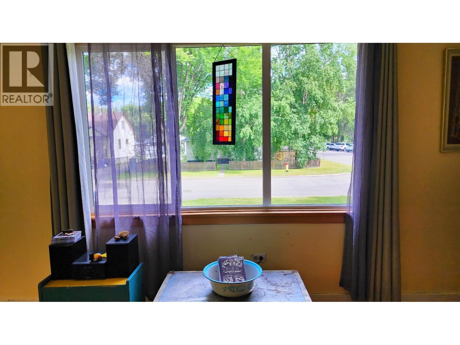 Photo 11 of 29 — 1685 ELM STREET · Prince George, BC