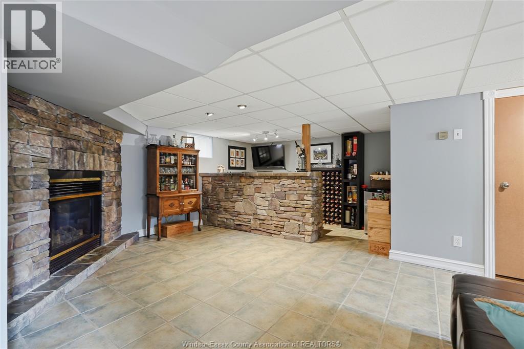260 LAURIER - 27