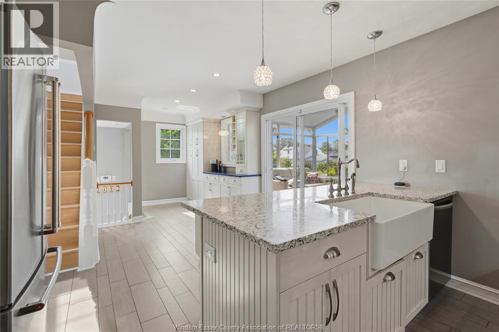 260 LAURIER - 13