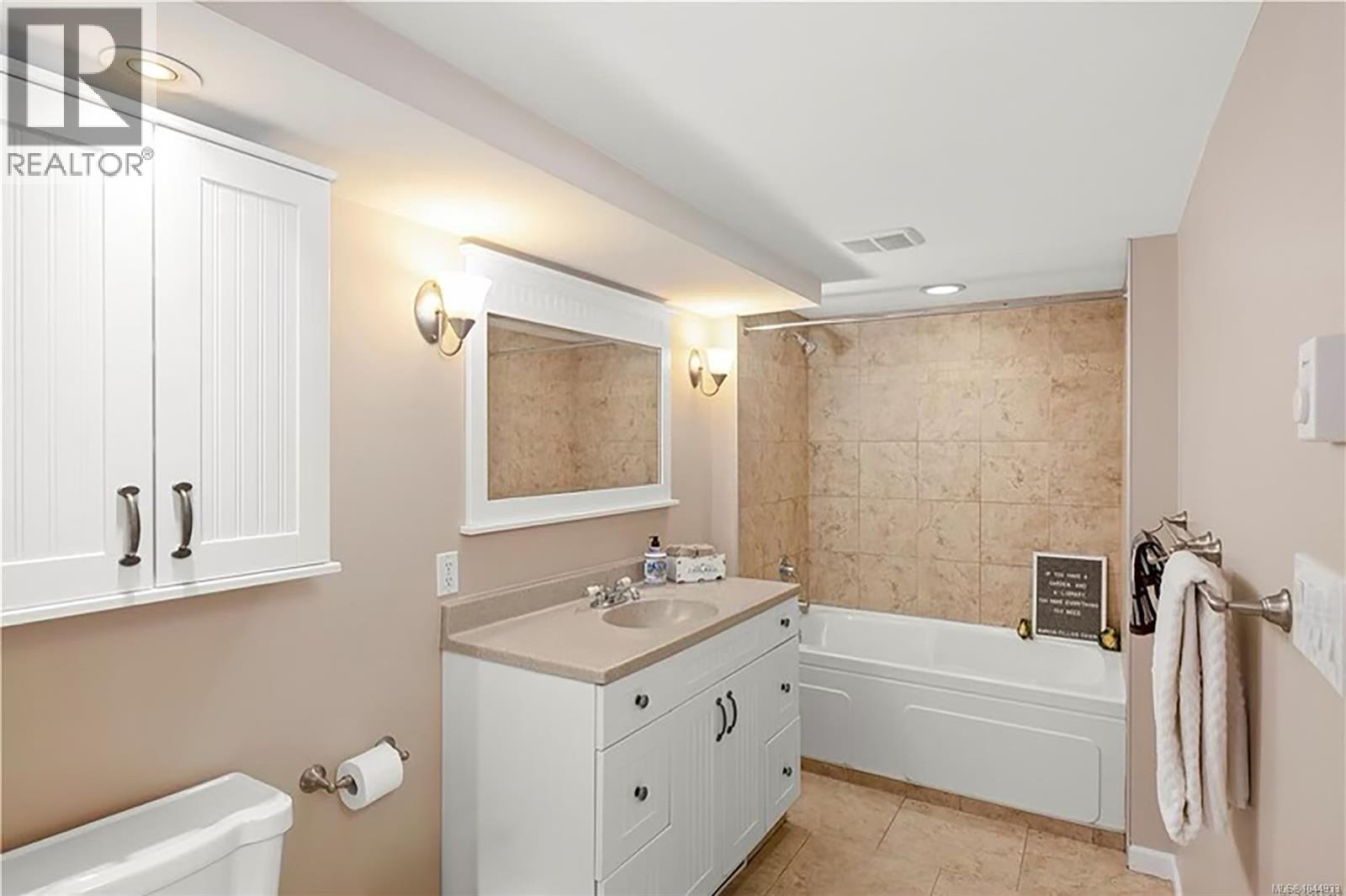 129 Moss St - Image 37