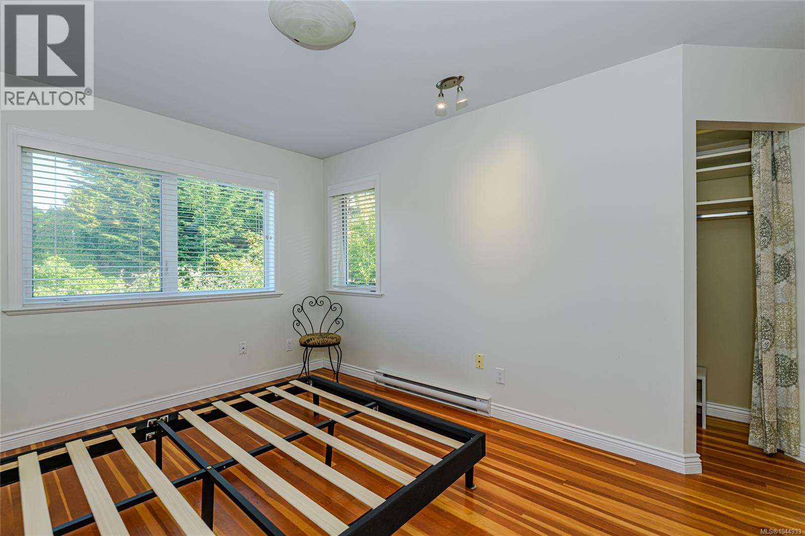 129 Moss St - Image 21