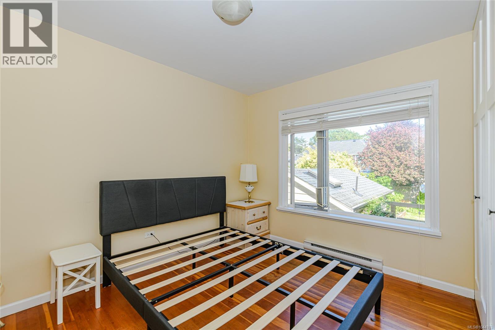 129 Moss St - Image 23