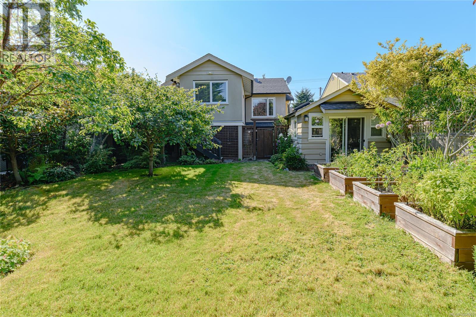 129 Moss St - Image 27