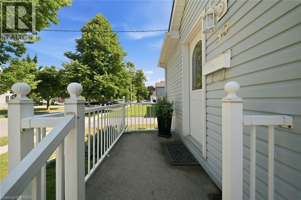 37 HILL Avenue - Image 8