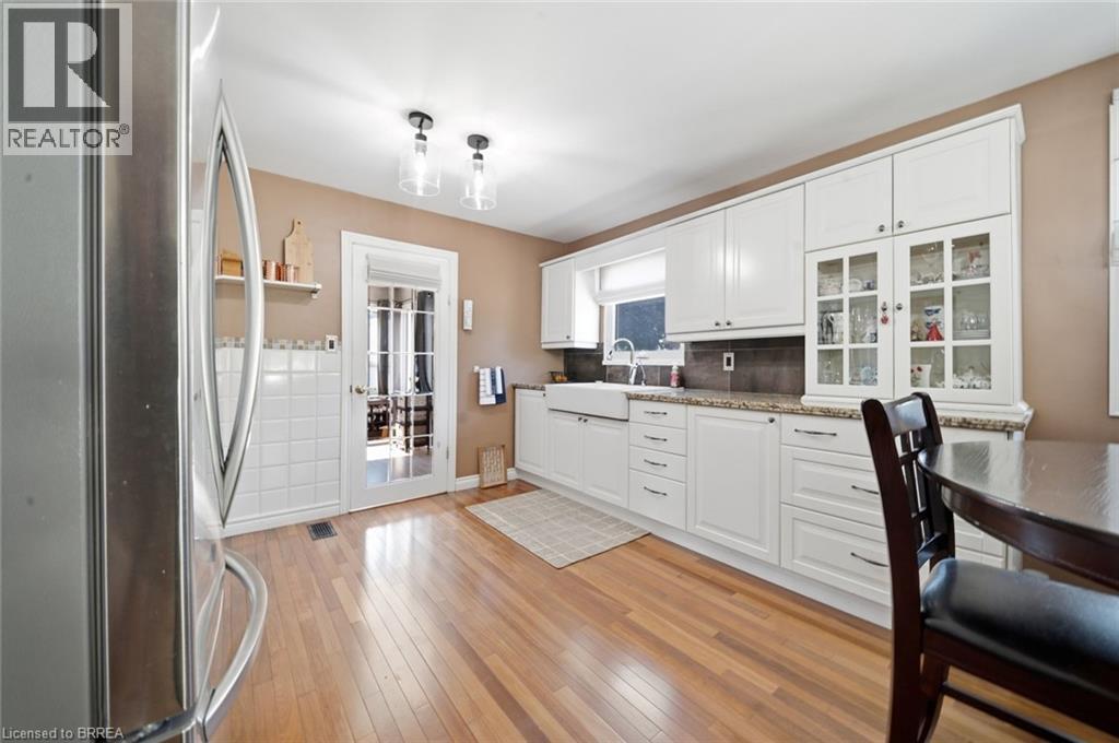 37 HILL Avenue - Image 6