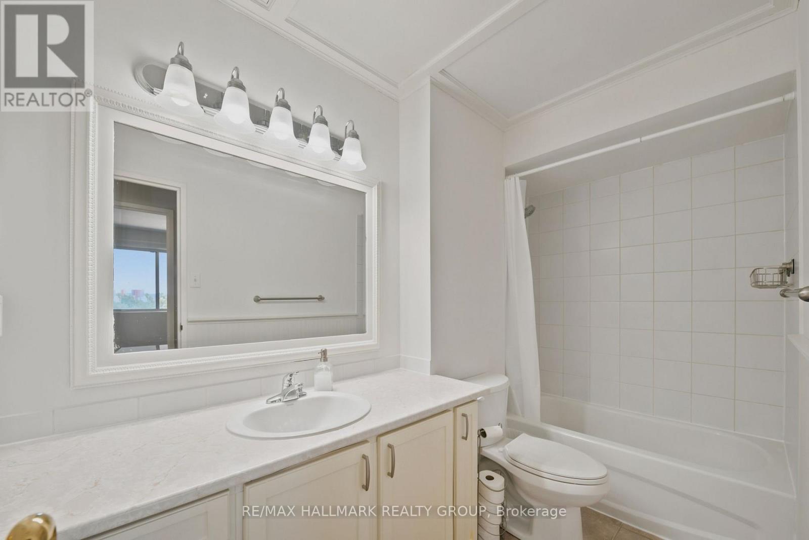 2 Bed, 1 Bath House for Rent in Ottawa – 714 – 20 CHESTERTON DRIVE, Ottawa – MLS# X13635278 - Image 12