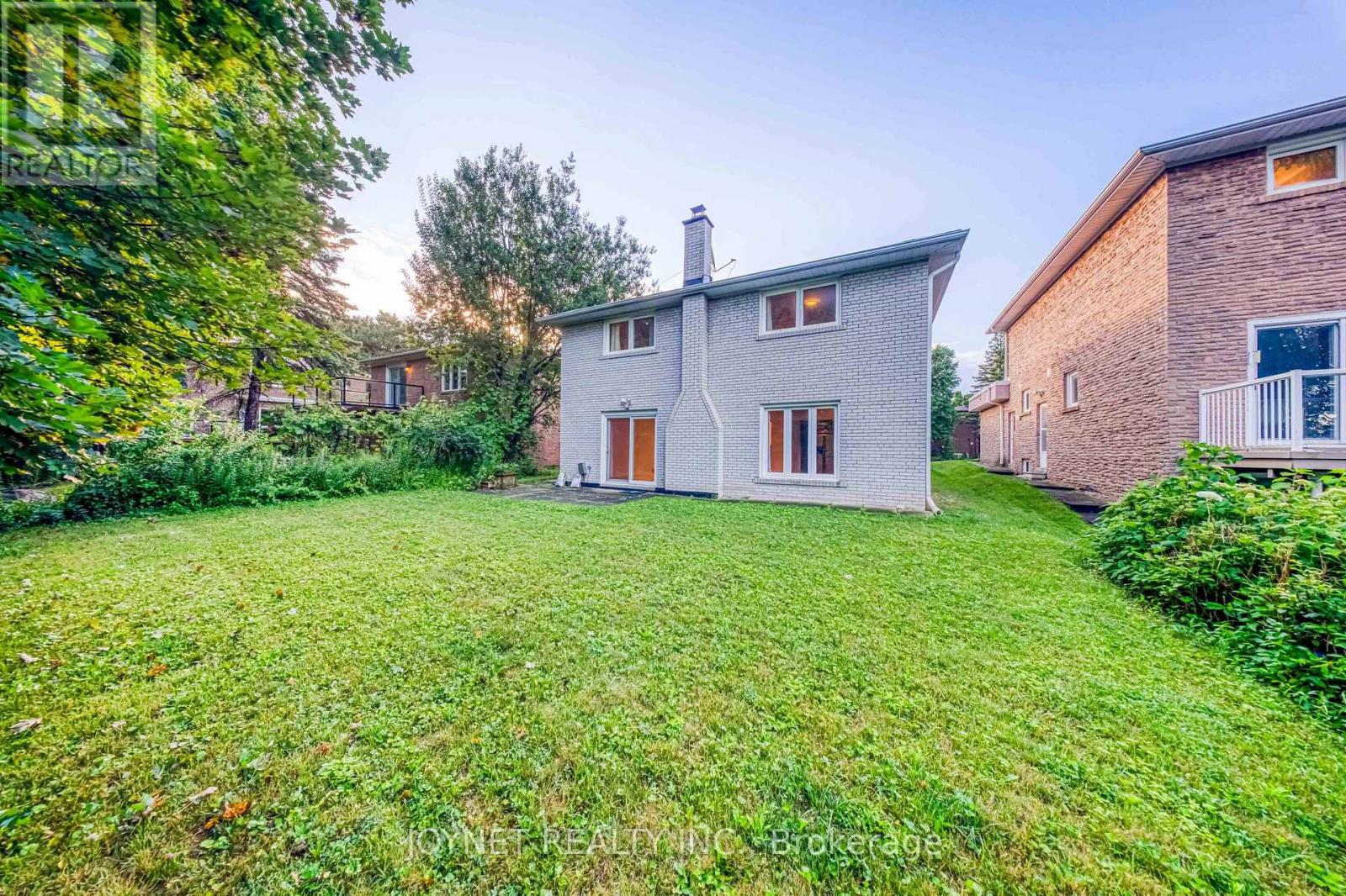 18 BRUCE FARM DRIVE - 36