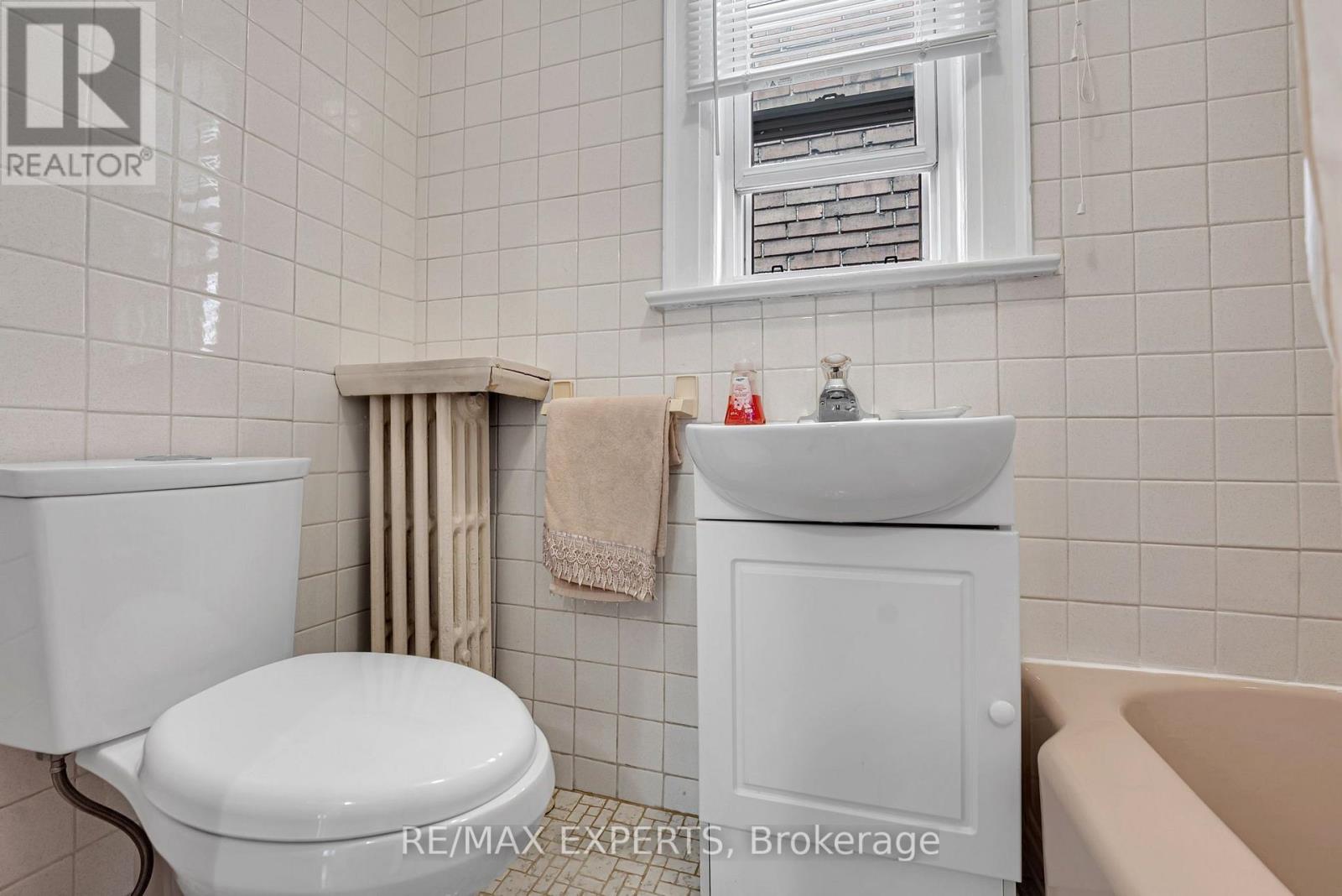 406 LAUDER AVENUE - 18