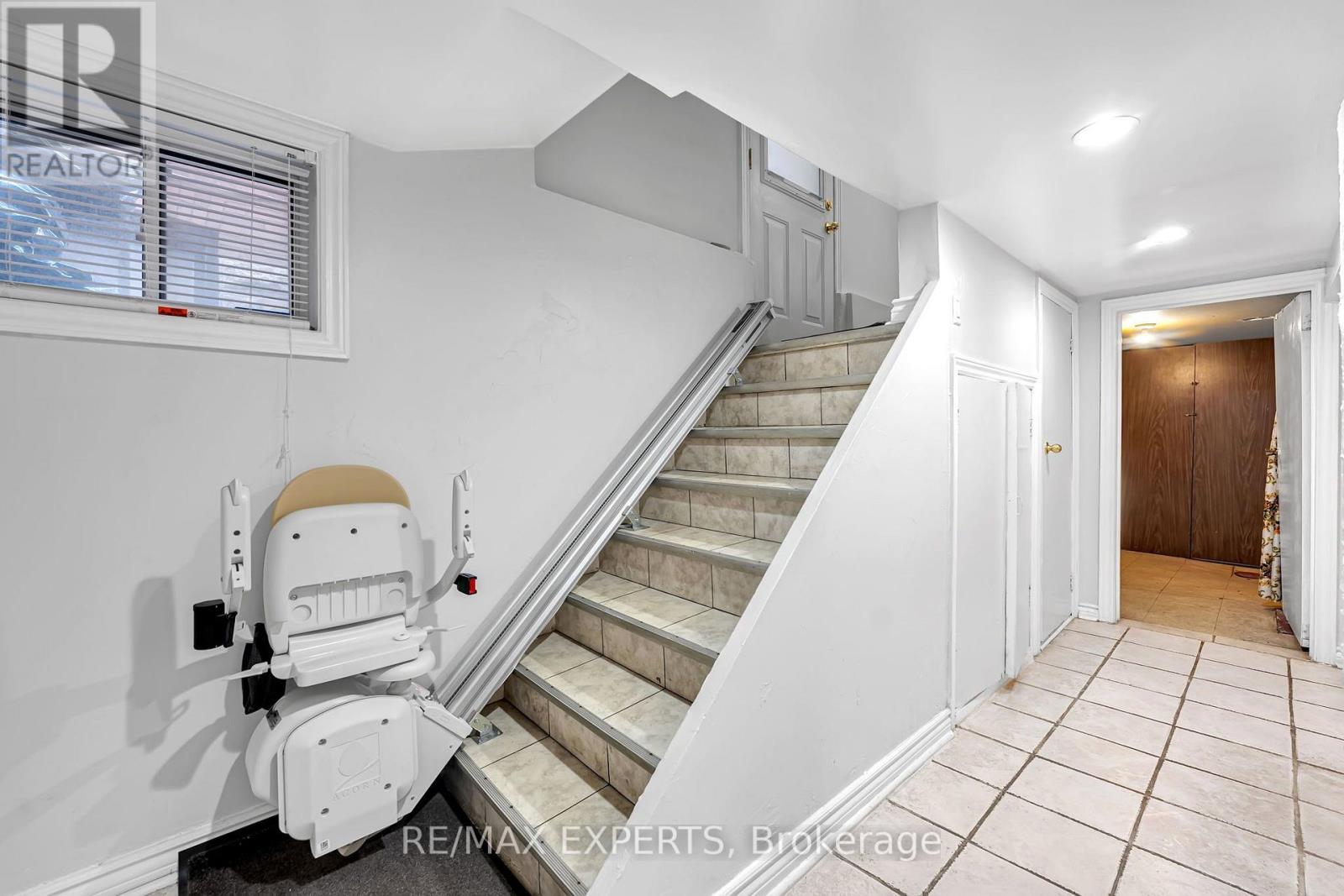406 LAUDER AVENUE - 24