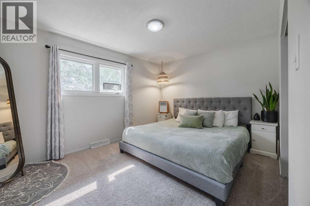 60 Fairview Crescent SE - 11