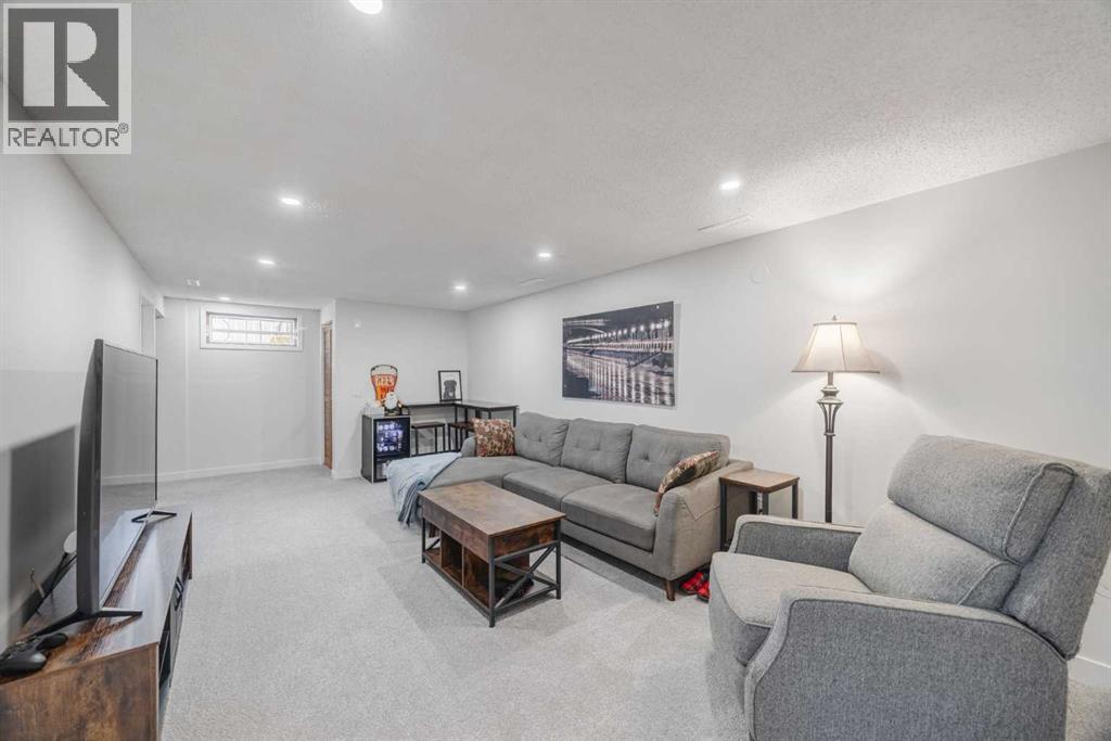 60 Fairview Crescent SE - 18