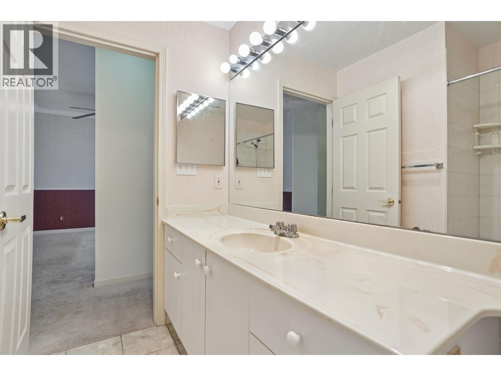 #308-4728 53 Street, Delta