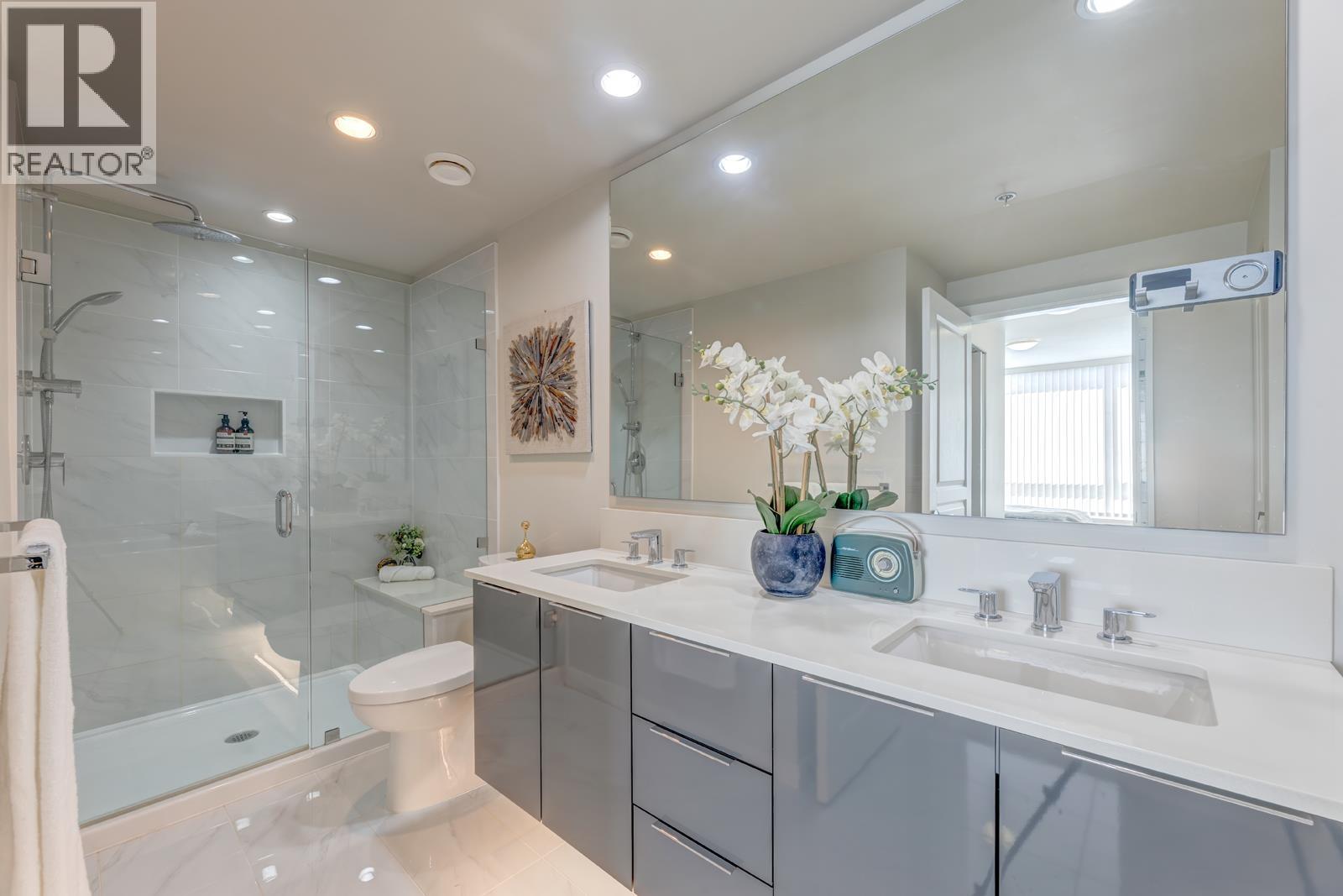 3 Bed, 2 Bath House for Sale in Coquitlam – 2203 3096 WINDSOR GATE, Coquitlam – MLS# R3152102 - Image 23