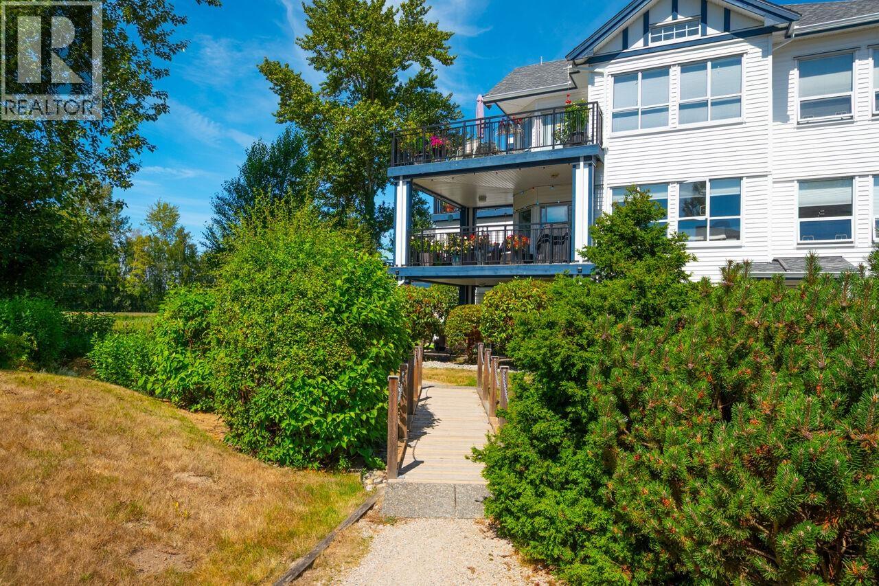 #112-4955 RIVER Road, Delta