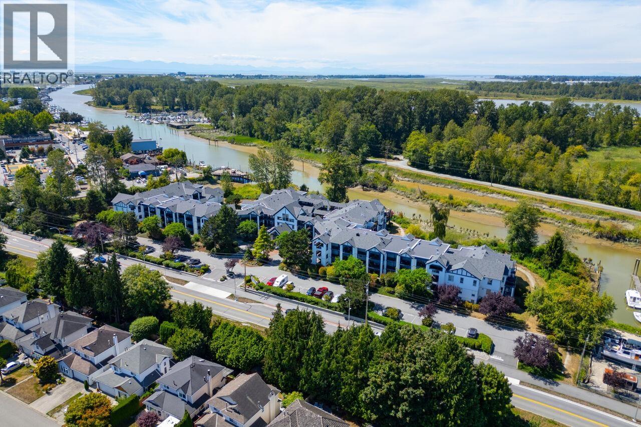 #112-4955 RIVER Road, Delta