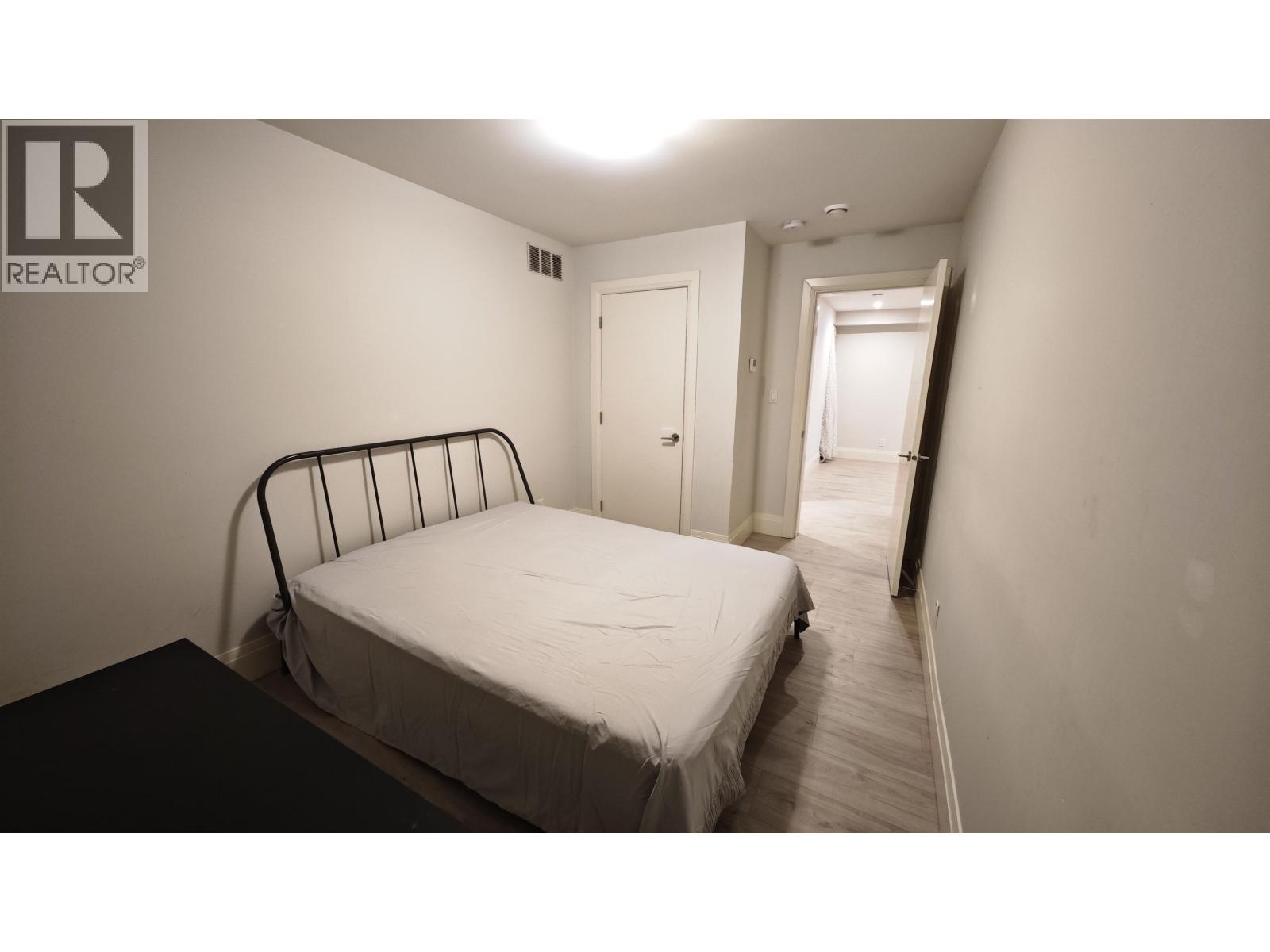 B2 5865 Gilpin St 5865 GILPIN ST, Burnaby
