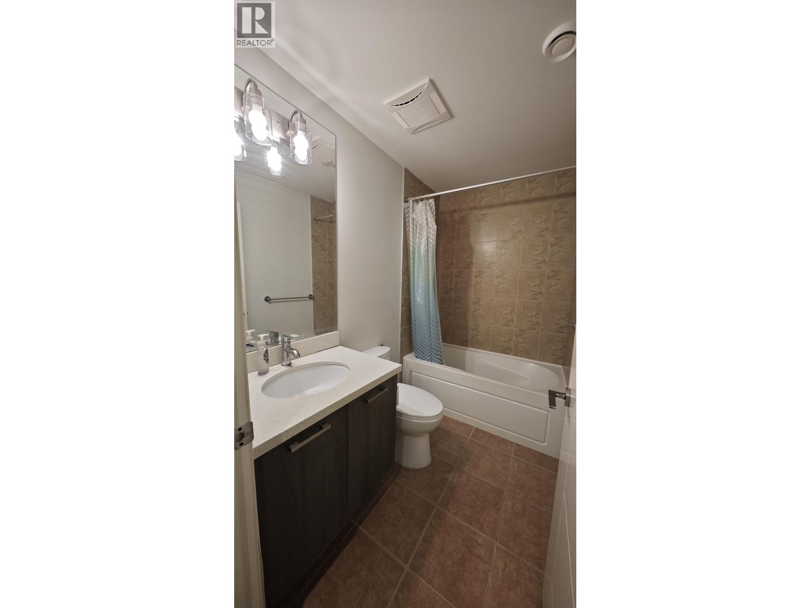 B2 5865 Gilpin St 5865 GILPIN ST, Burnaby