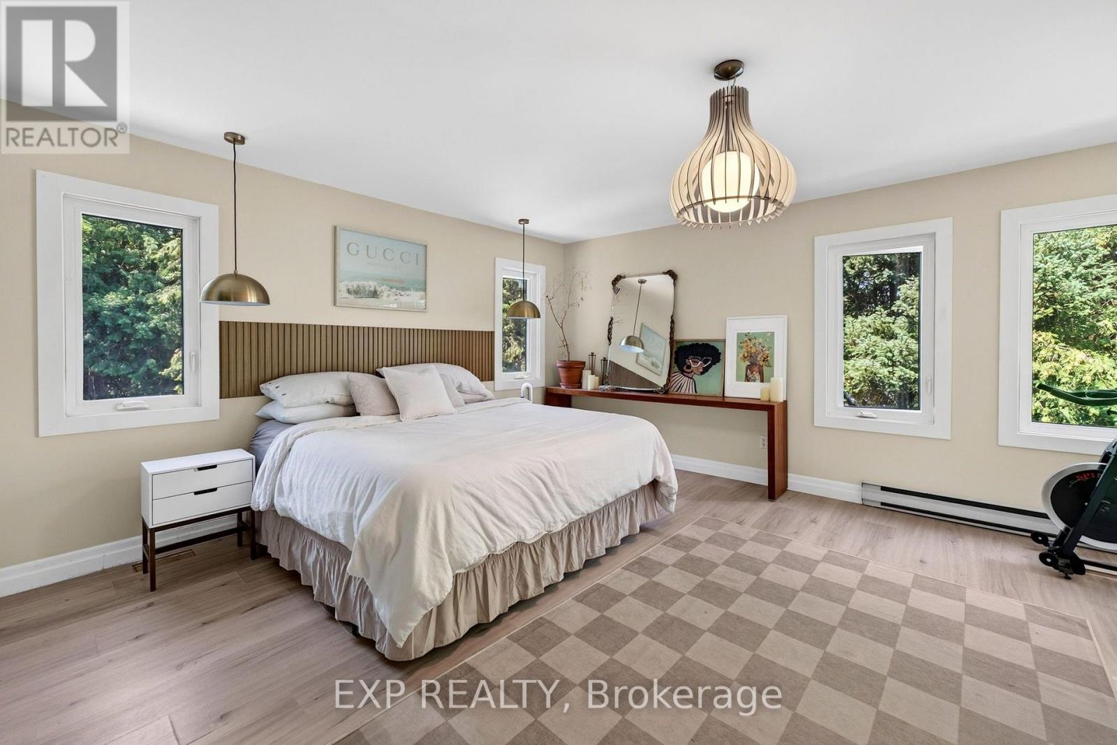 1 AIRD COURT - 25