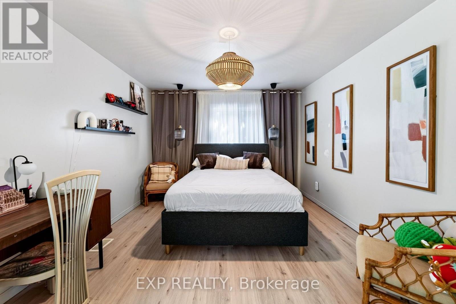1 AIRD COURT - 33