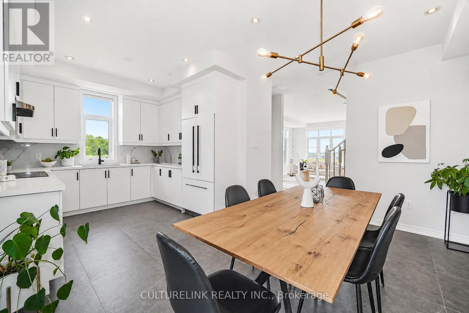 37 BABINGTON GATE - 14