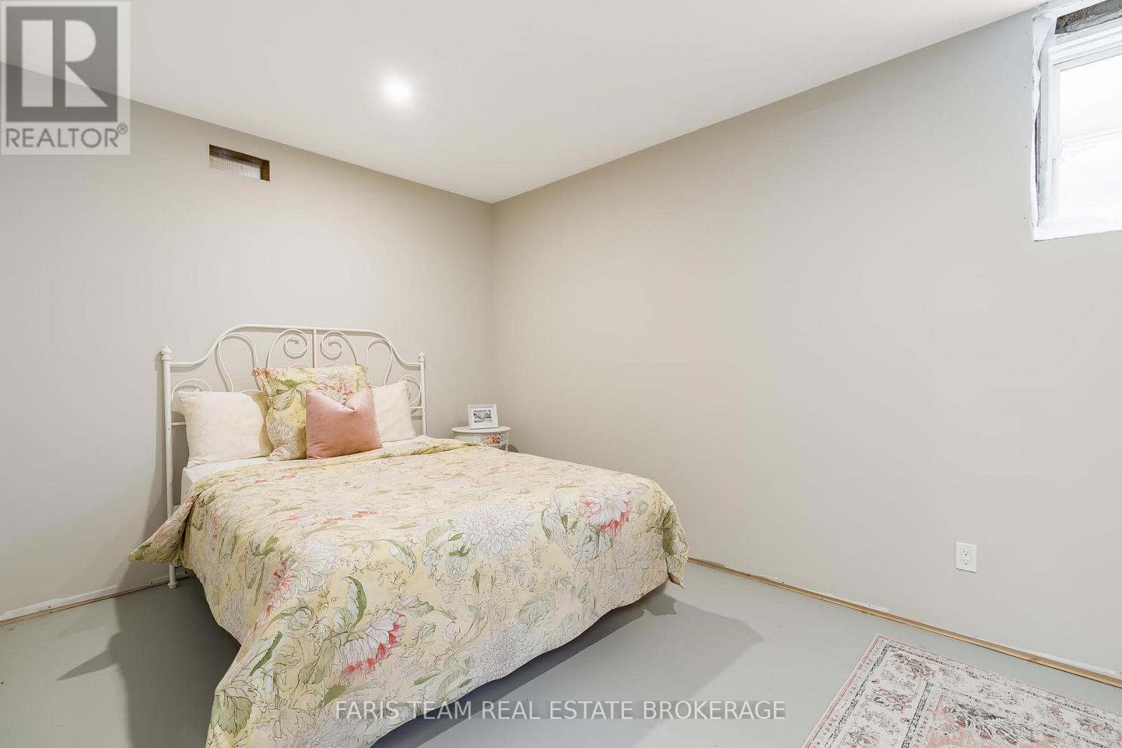 1555 BASELINE ROAD S - Image 34