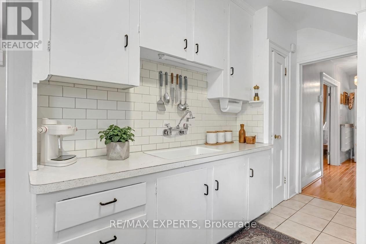 406 LAUDER AVENUE - 13