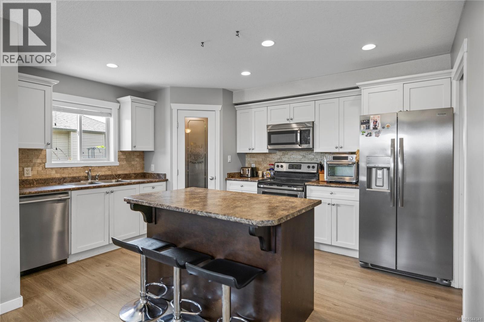 429 Alpen Way - 2