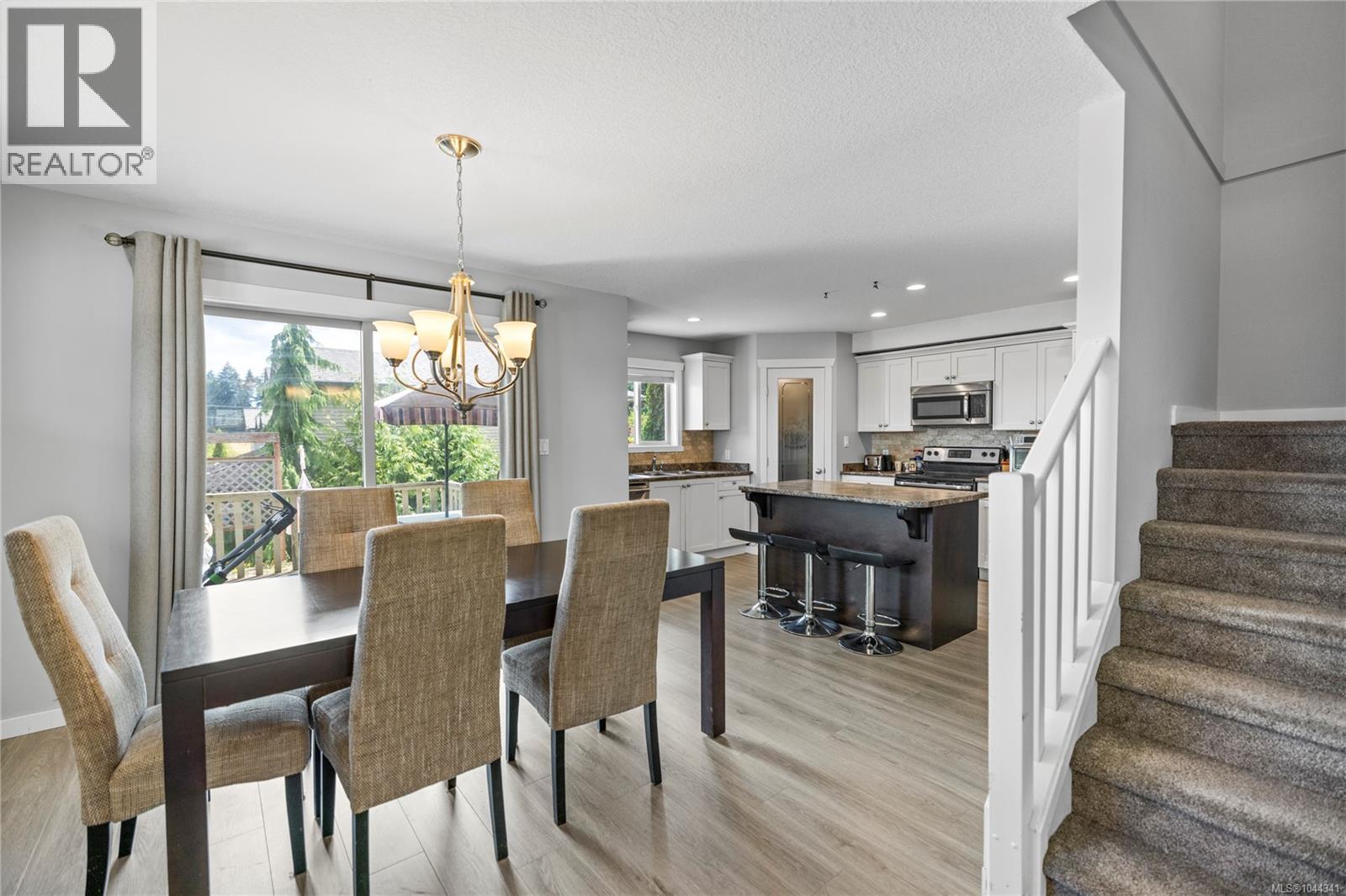 429 Alpen Way - 6
