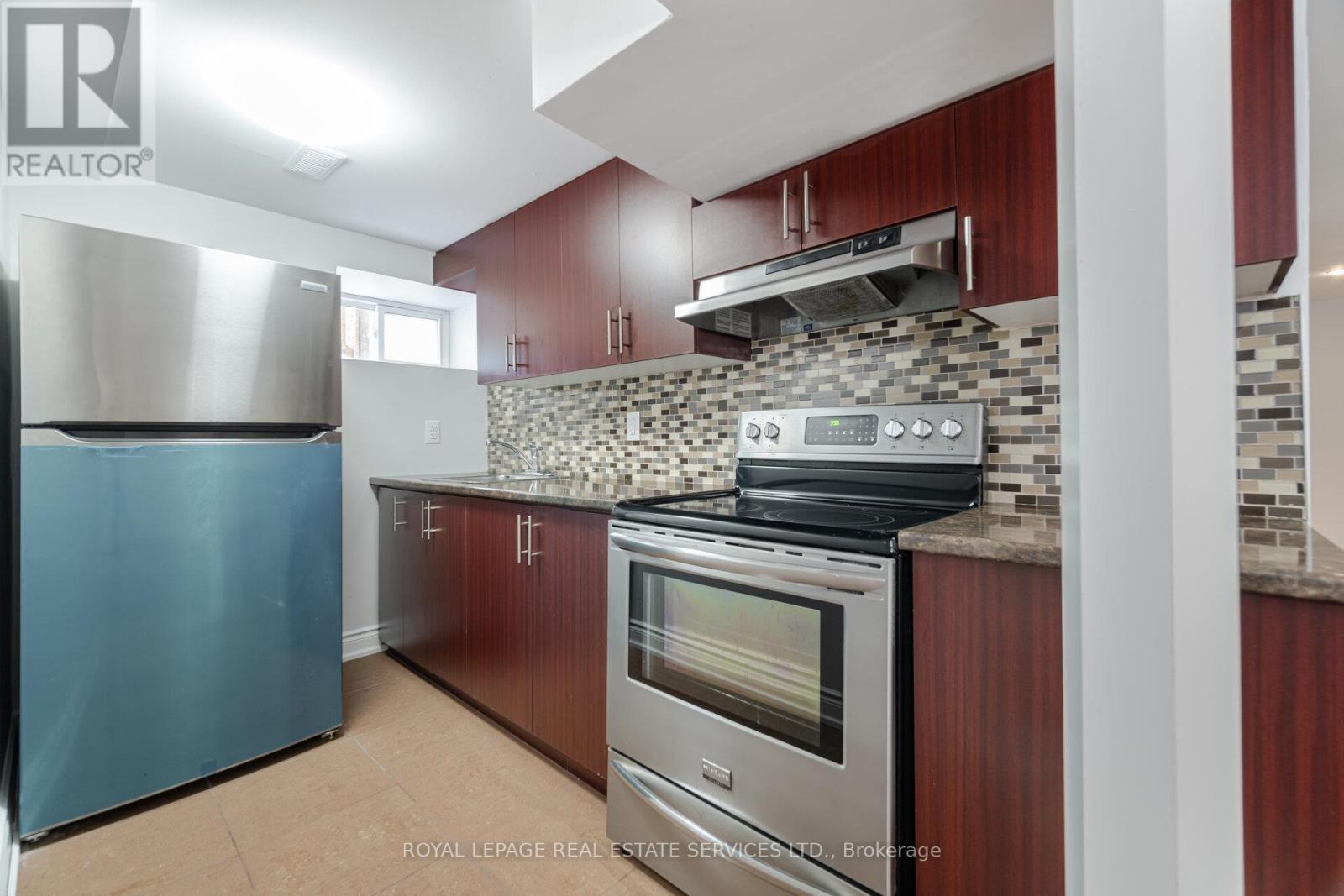 39 ABERDEEN CRESCENT - 33