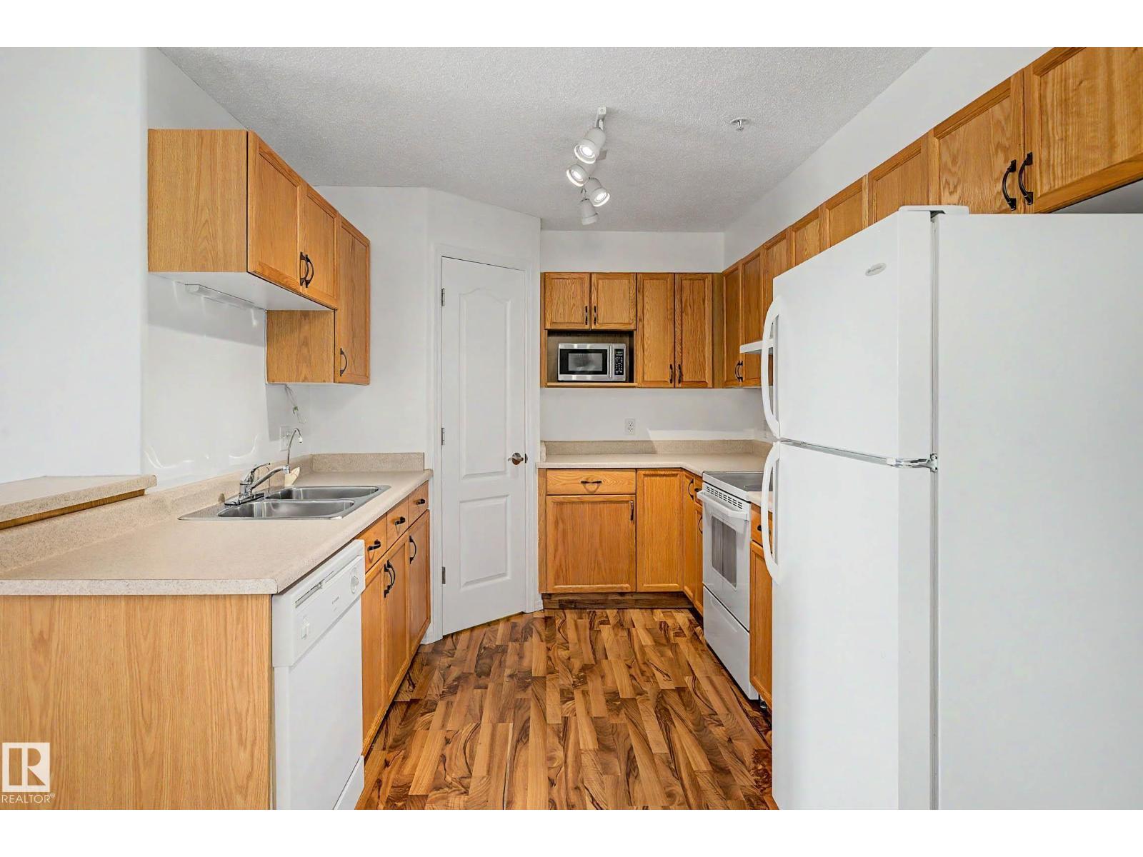 #203 8119 112 AV NW - 8
