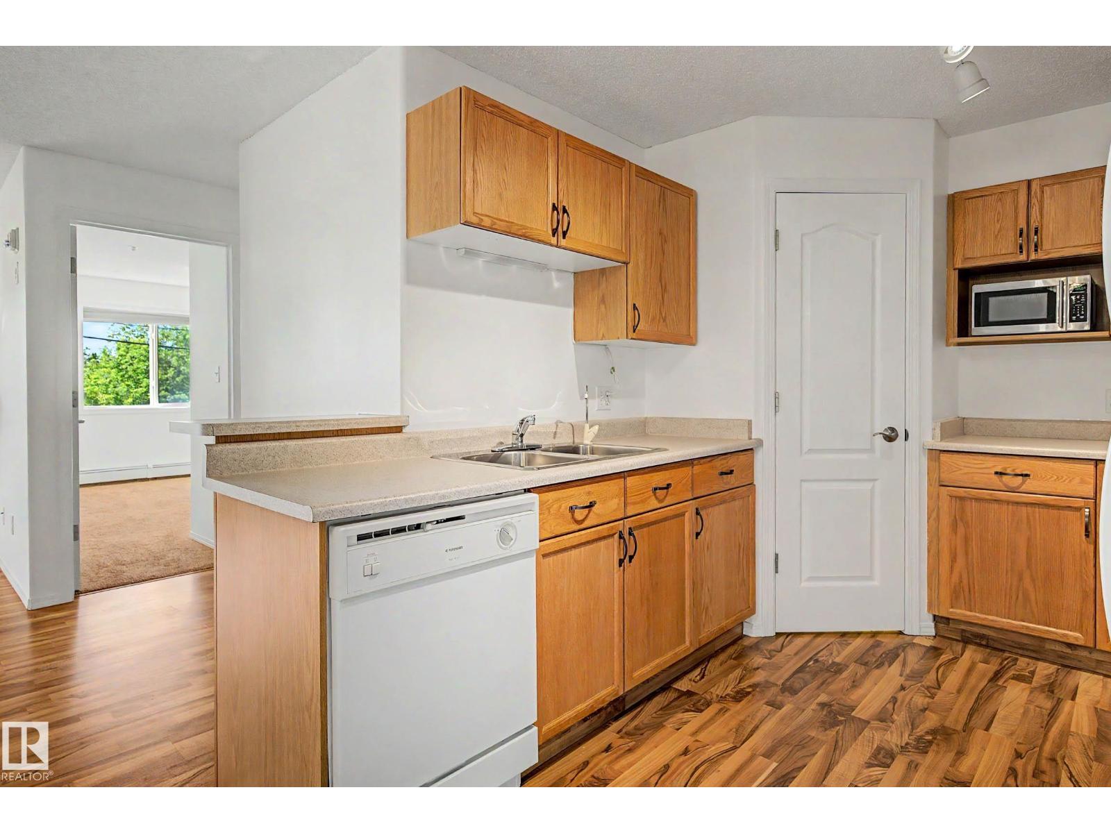 #203 8119 112 AV NW - Image 10