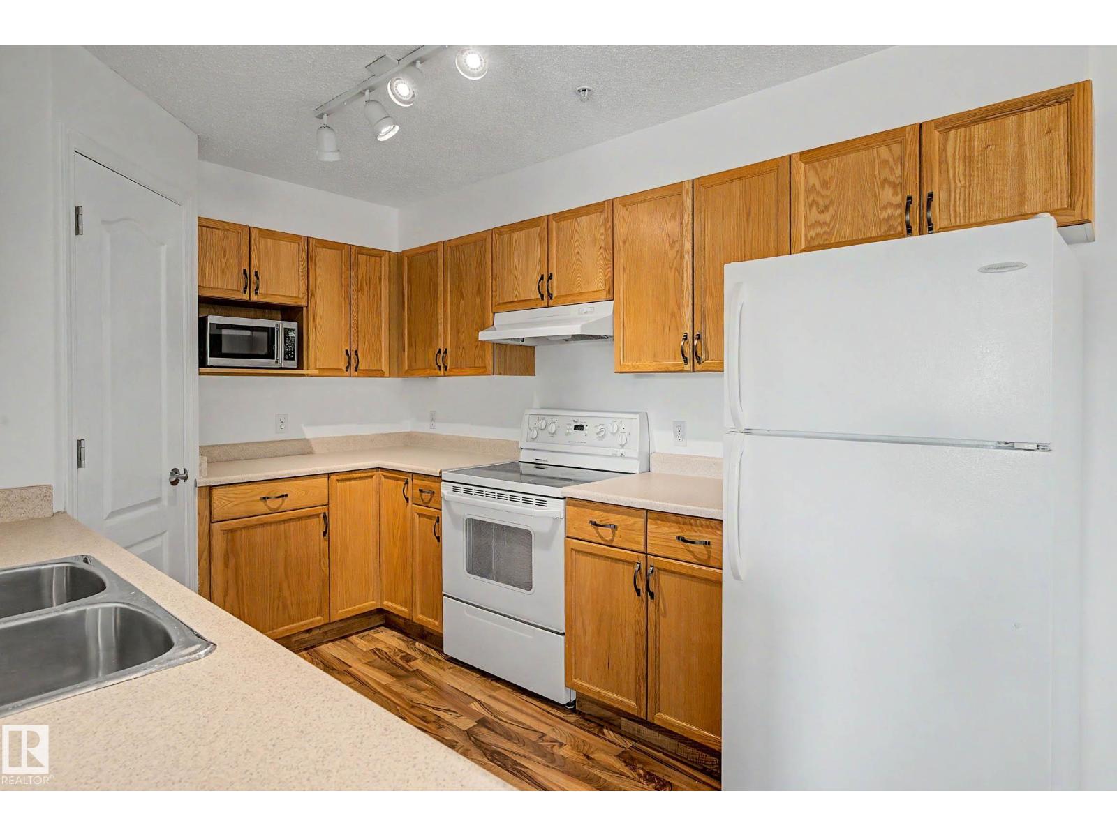 #203 8119 112 AV NW - Image 9