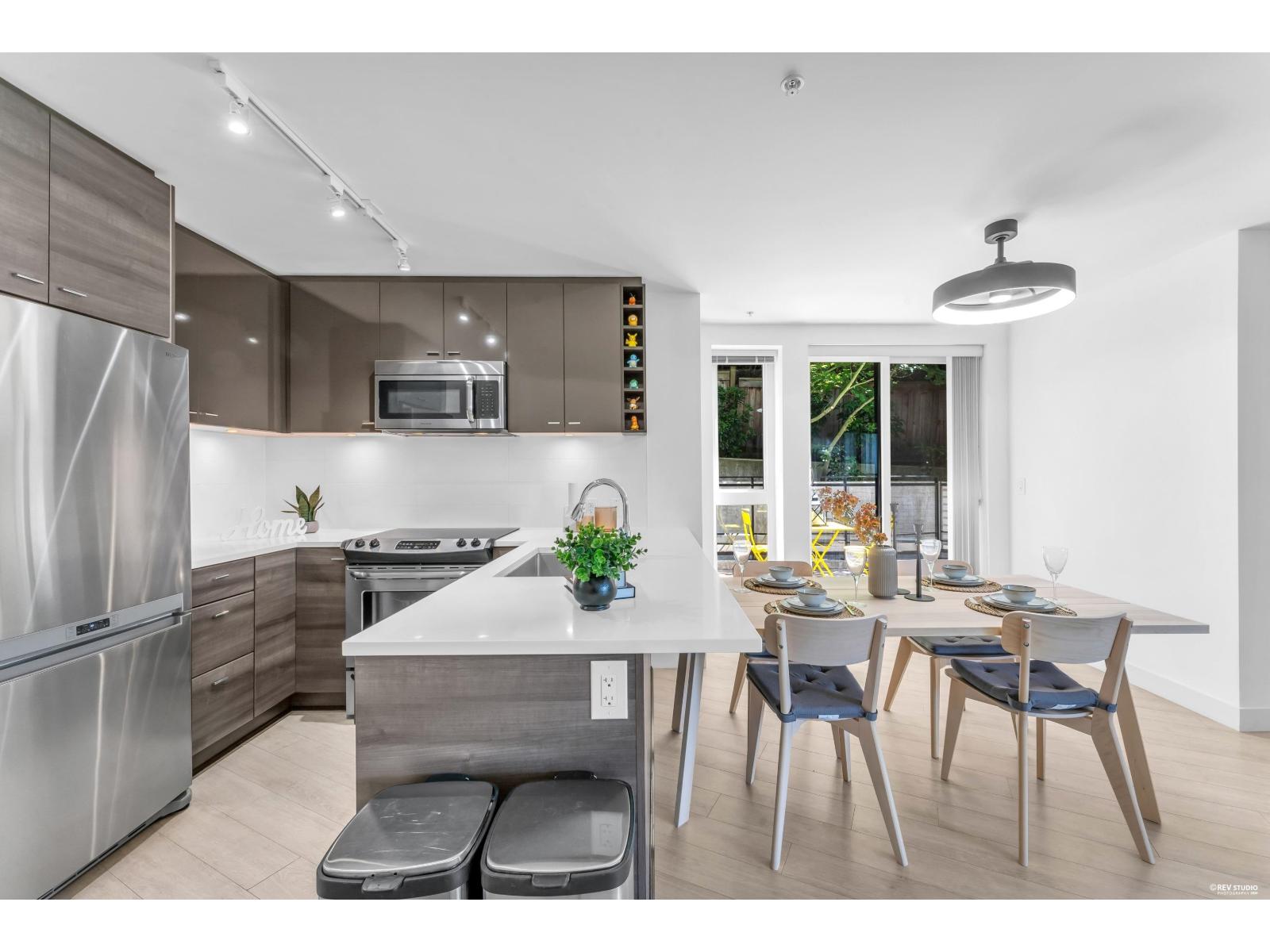 4 13931 FRASER HIGHWAY, Surrey — photo 2