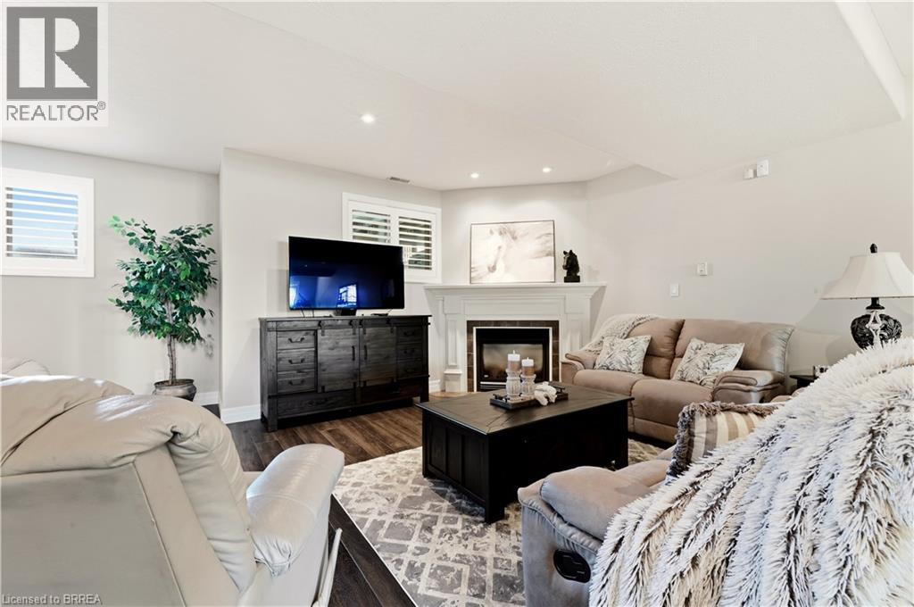 47 DEERPARK Avenue - 26