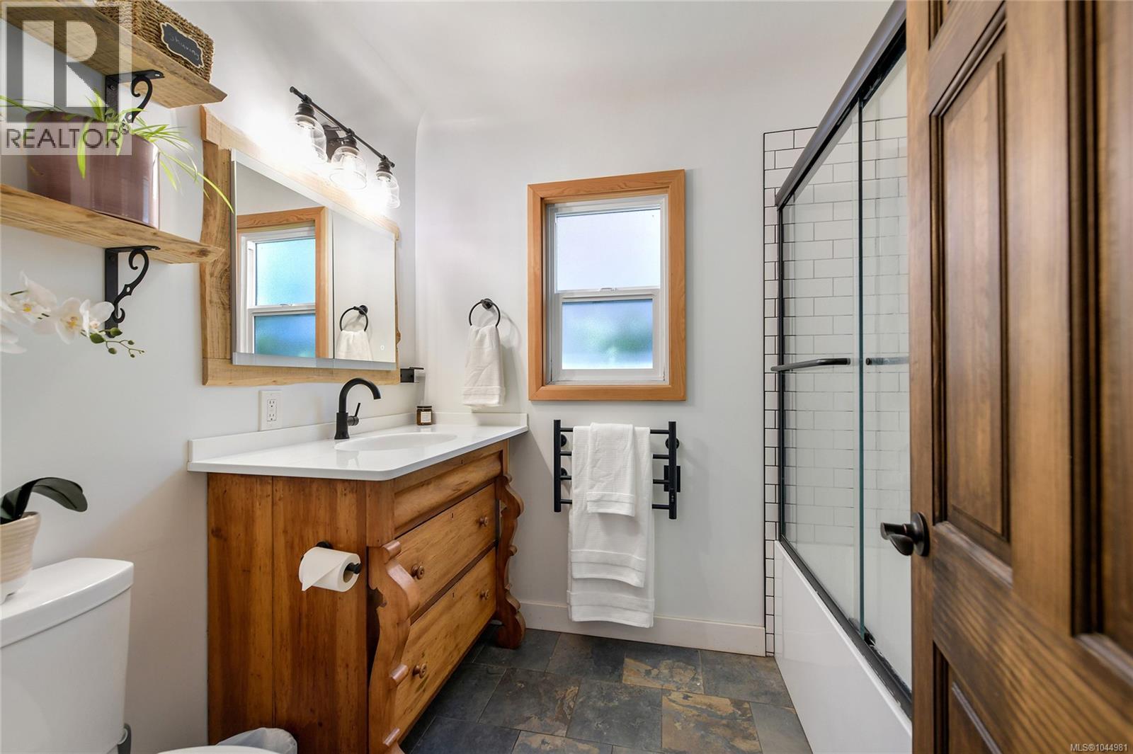  2420 Dryfe Street, Oak Bay