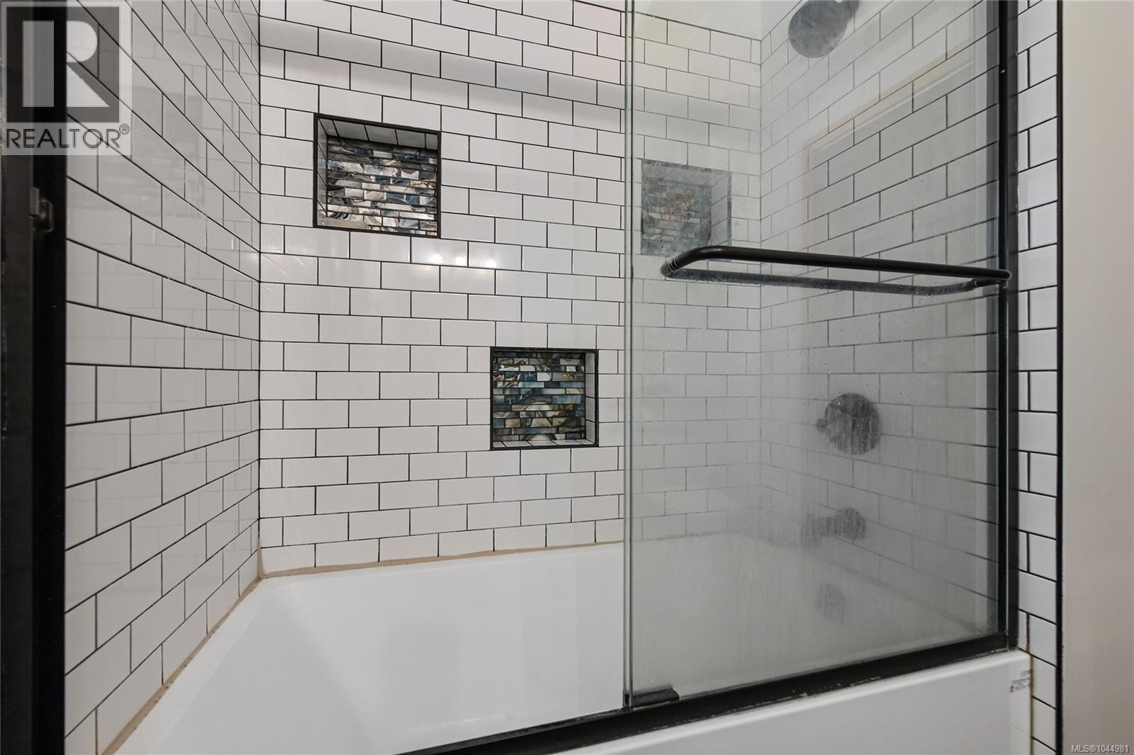  2420 Dryfe Street, Oak Bay