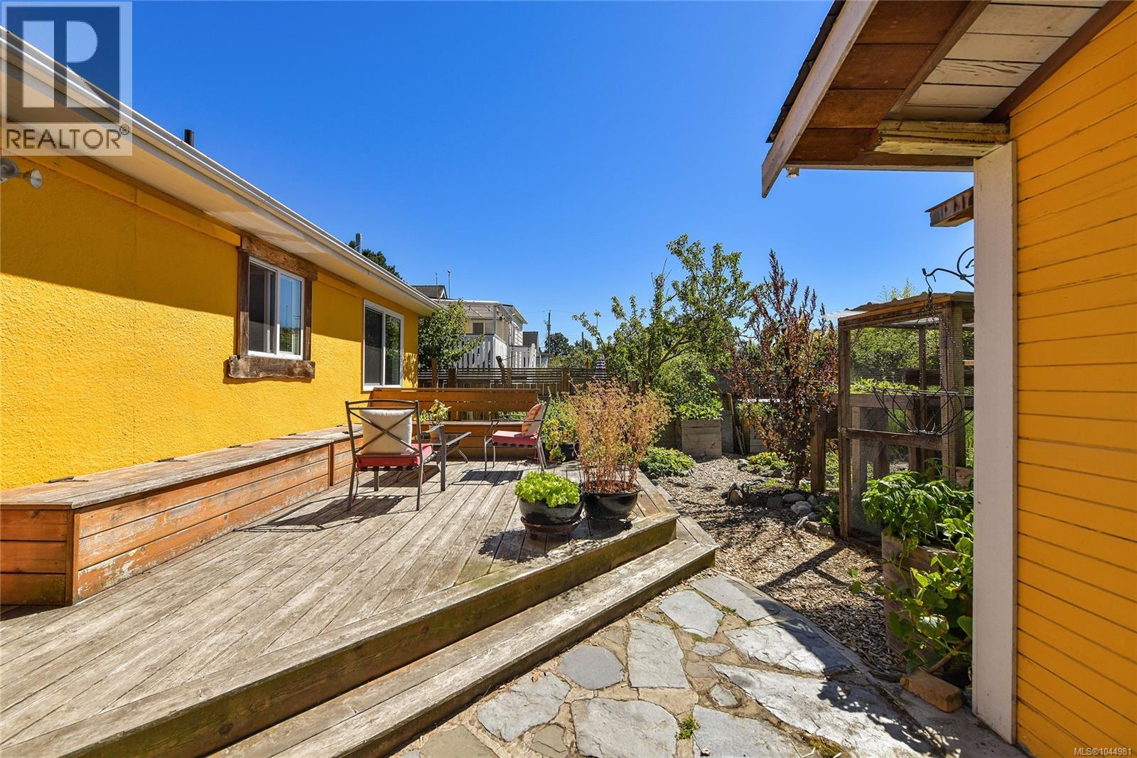 2420 Dryfe Street, Oak Bay