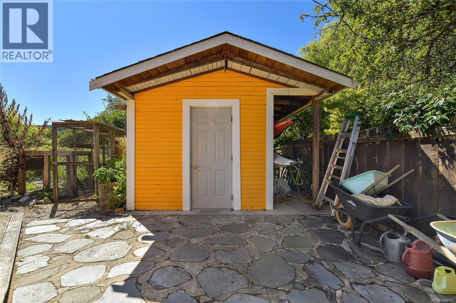  2420 Dryfe Street, Oak Bay