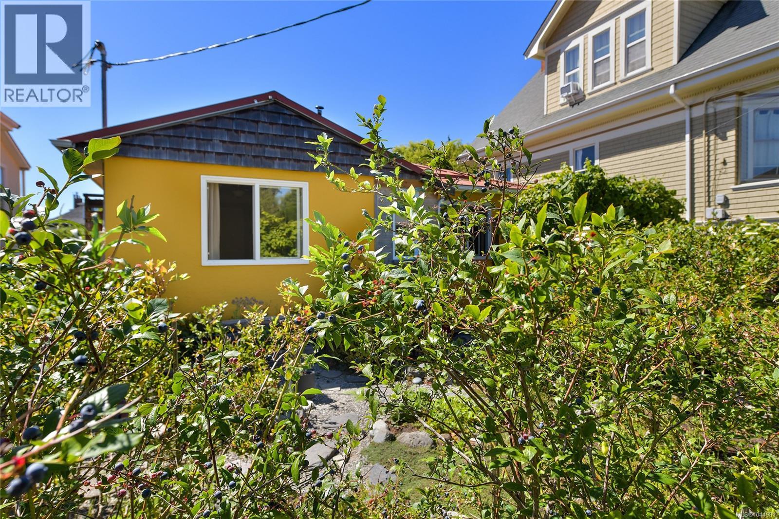  2420 Dryfe Street, Oak Bay