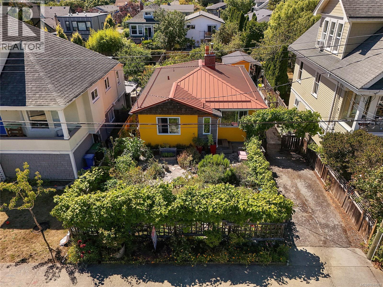 2420 Dryfe St - 51